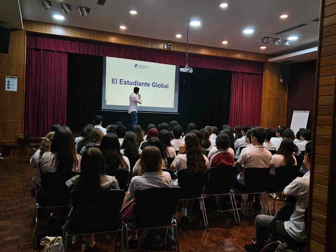Charla 'El Estudiante Global' · Colegio